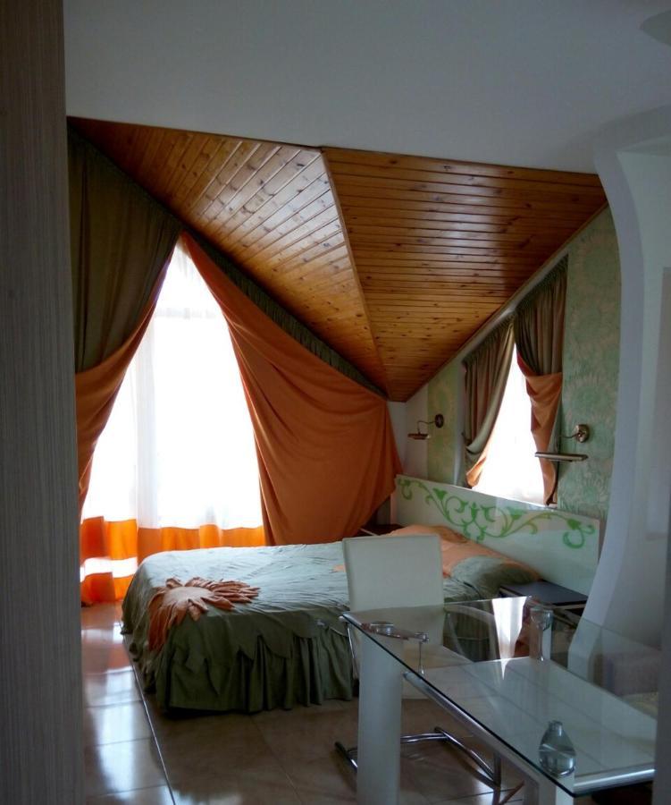 Racu Hotel Comrat ภายนอก รูปภาพ