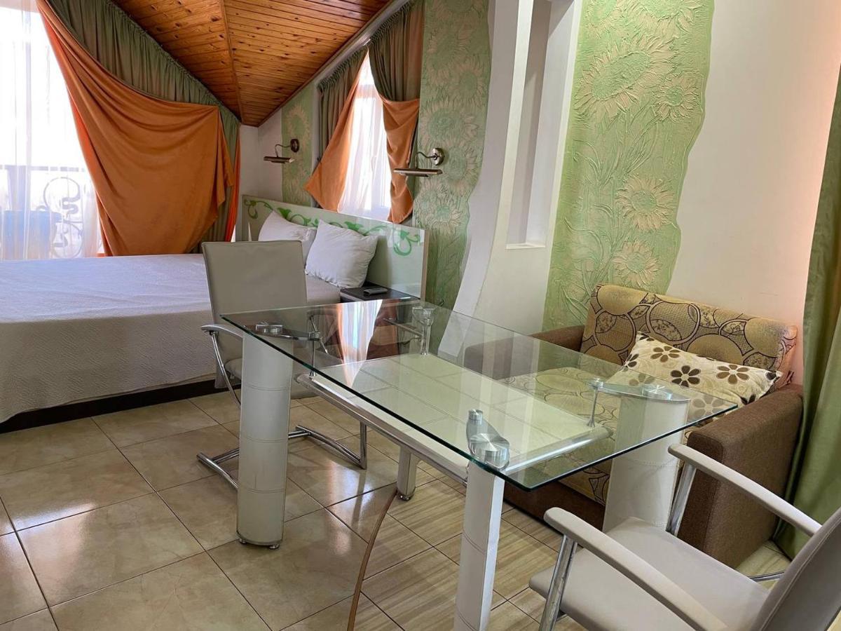 Racu Hotel Comrat ภายนอก รูปภาพ